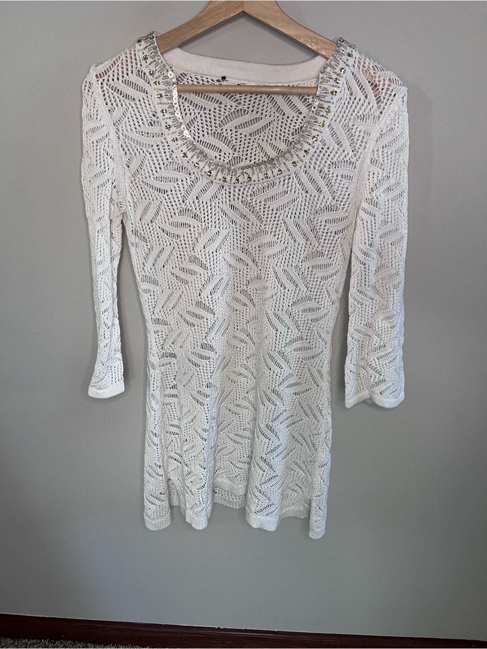 White‎ House Black Market White Crochet Knit Embellished Tunic Sweater Size XS